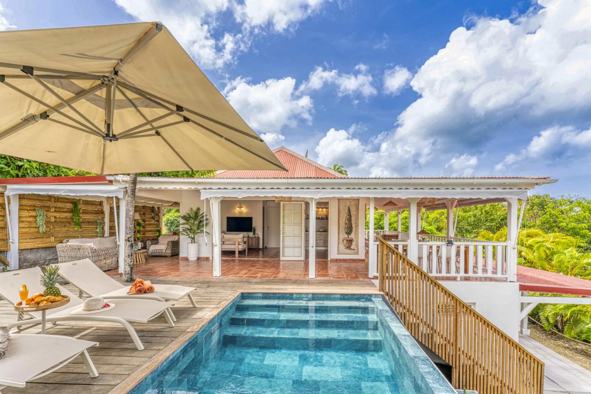 3.A louer villa avec piscine et Grand bourg-Marie-Galante